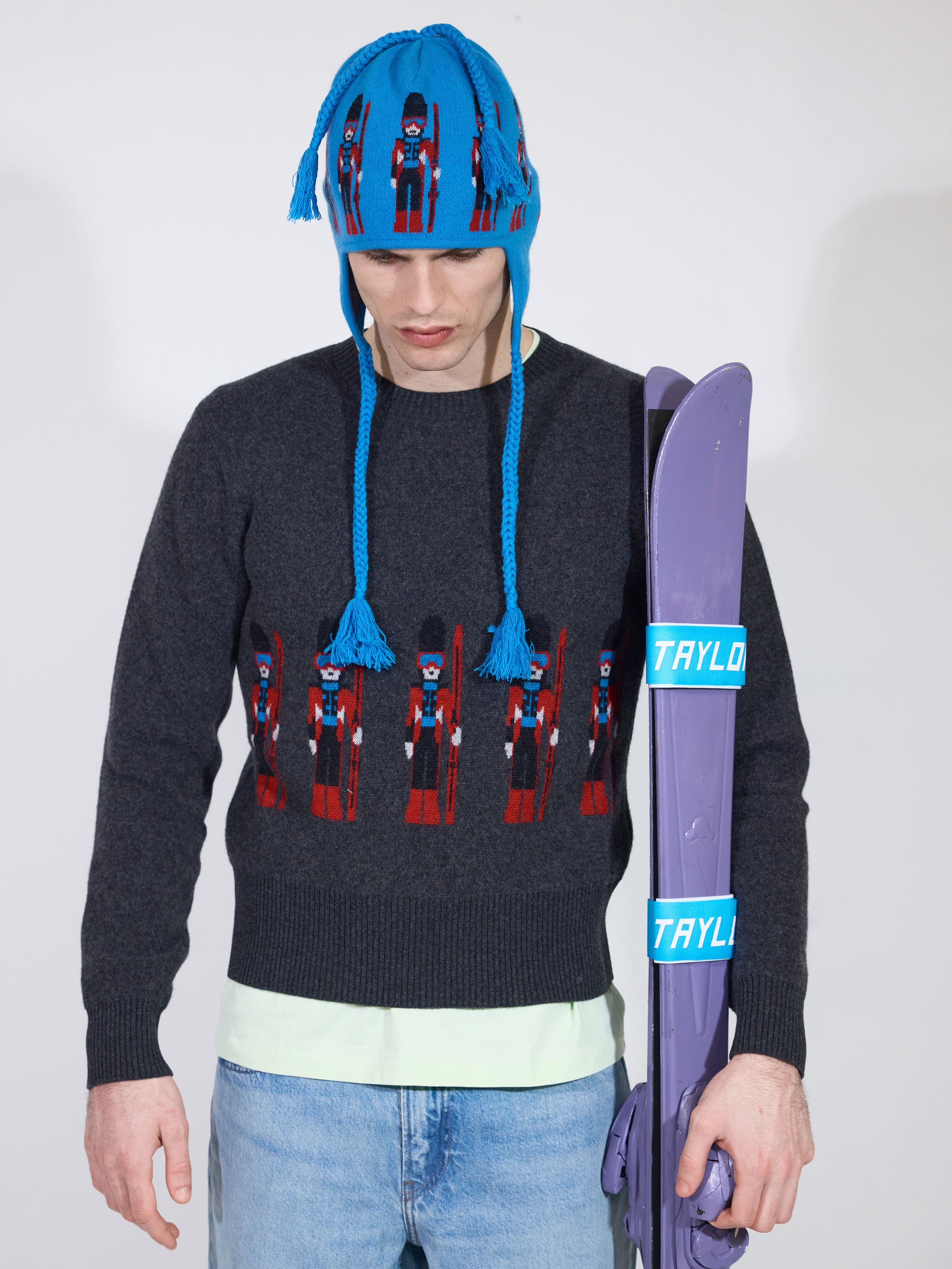 THE SKIING GUARDSMAN CREWNECK