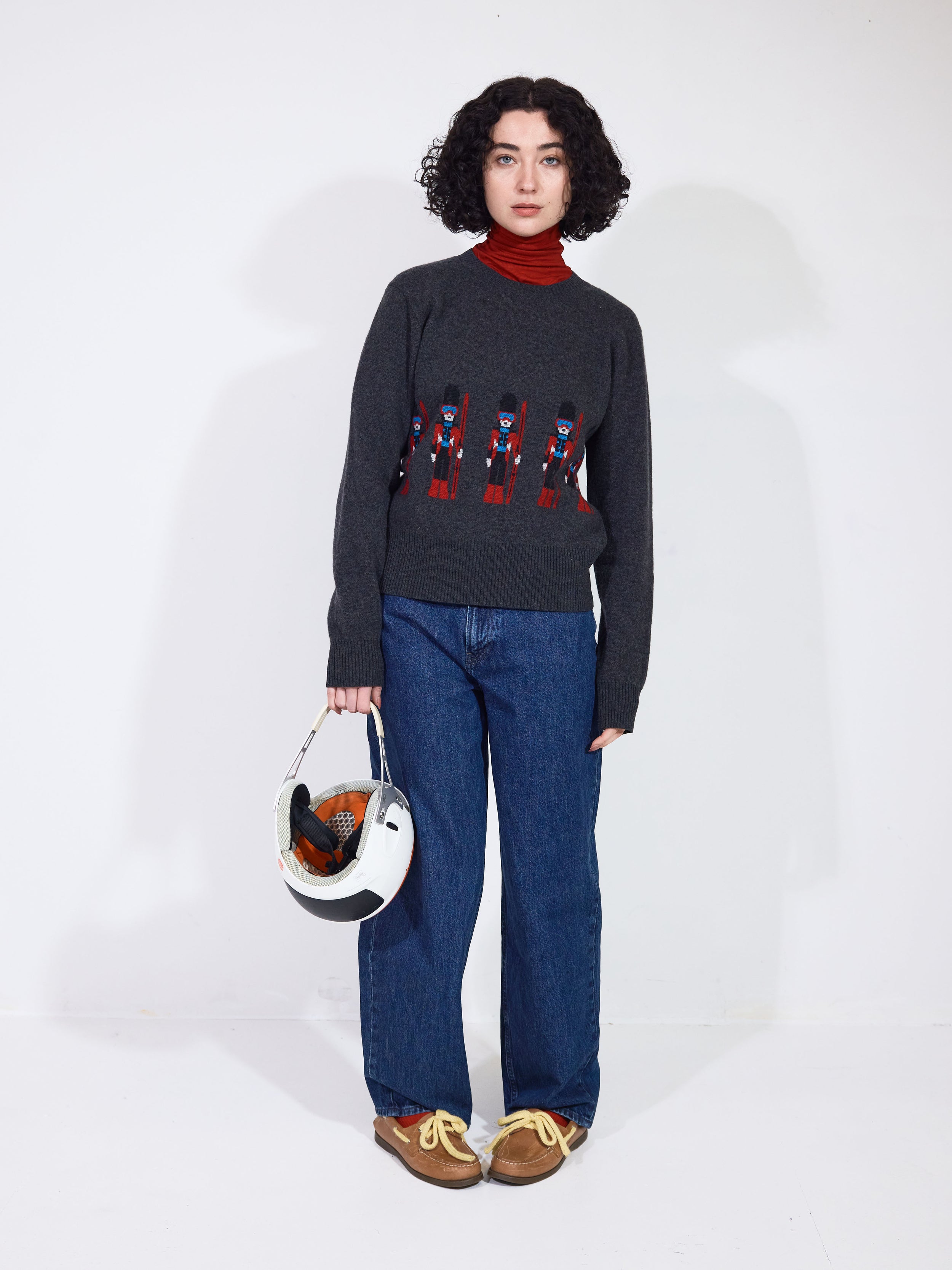 THE SKIING GUARDSMAN CREWNECK